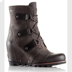 Sorel Women's Joan of Arctic Wedge Boots - size 10